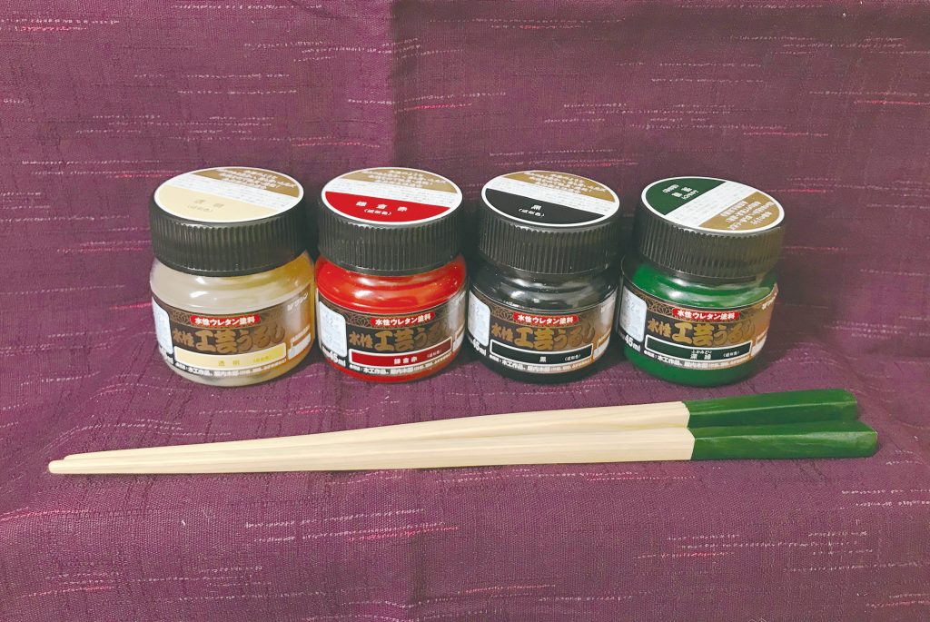 うるし調に仕上がるニスでマイ箸作りの画像