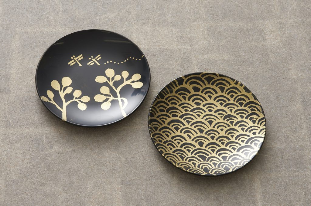 教材向けにアレンジ! 漆風「金蒔絵」作品をつくろうの画像