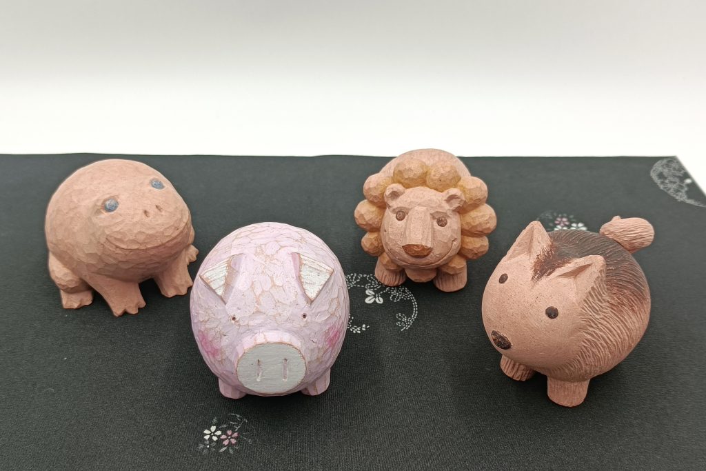 ウッディ粘土で木彫り風の動物をつくろうの画像